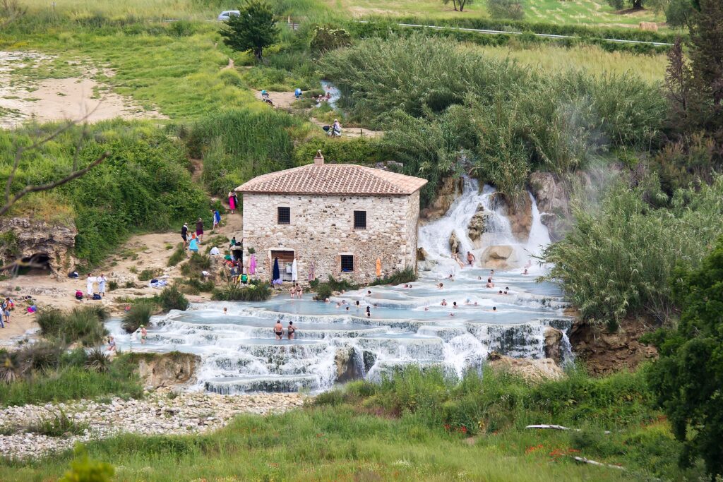 Terme libere e gratuite vicino Firenze: Saturnia, Bagni San Filippo, Petriolo e altre